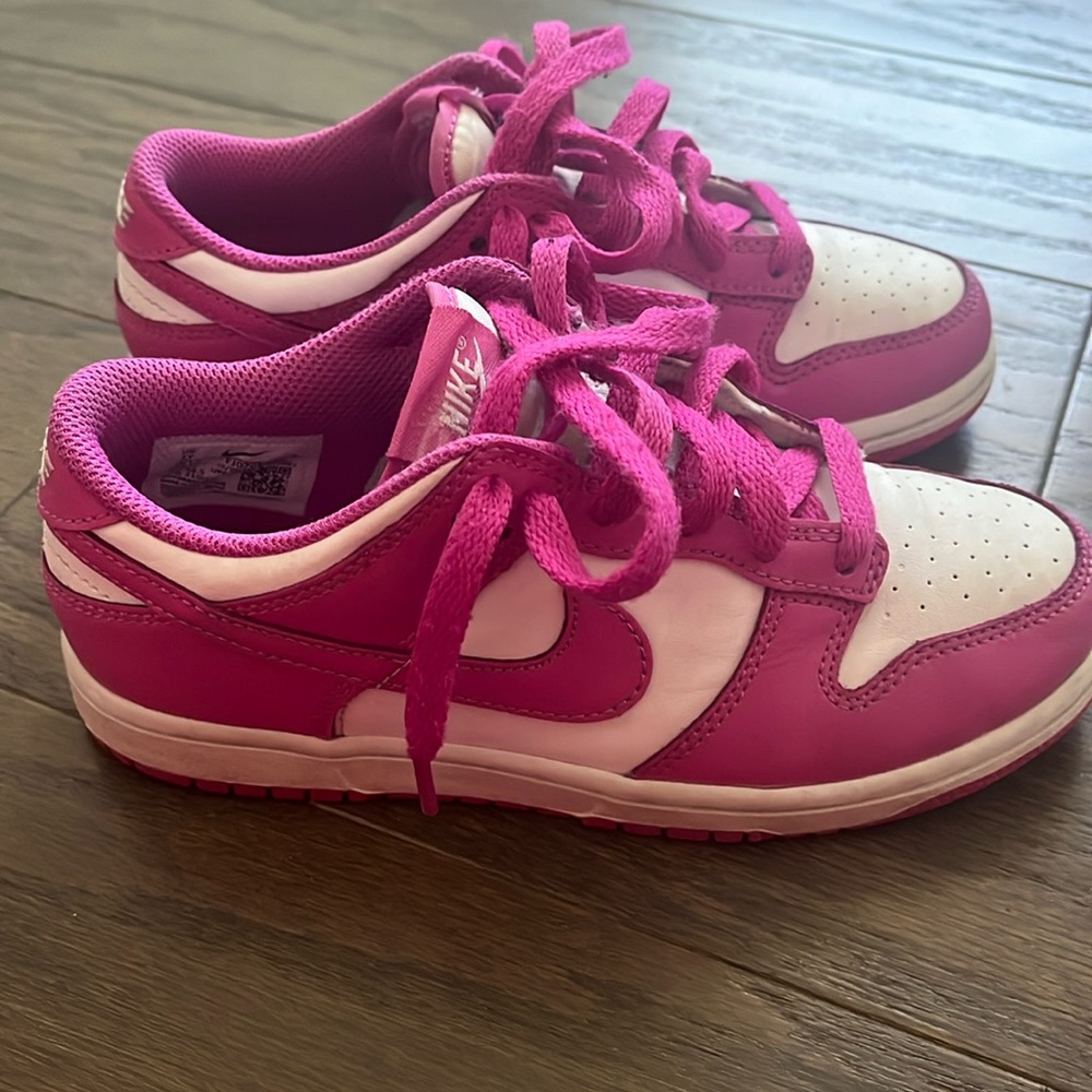 Nike Dunk Low Girls Size 2